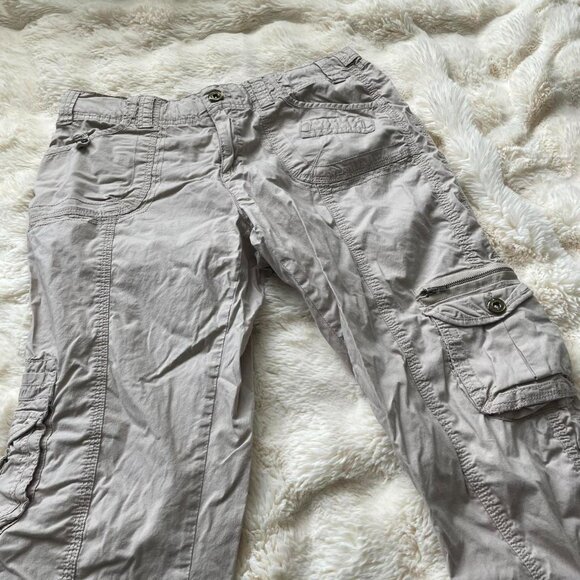 Beige Y2K Cargo Low-Rise Capris - Picture 2 of 5